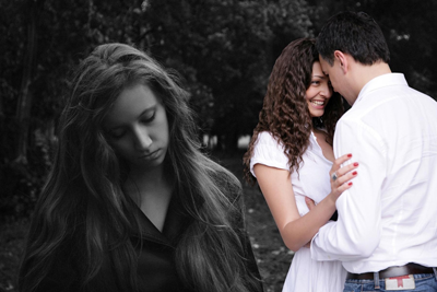 Разлучница или законная жена, кому сочувствовать?