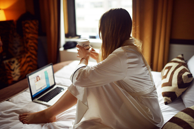 5 стадий одинокой женщины