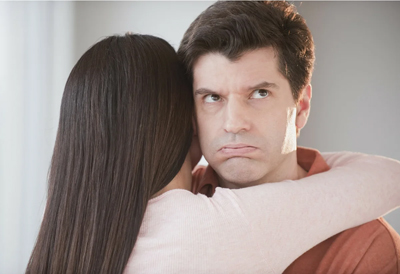 Почему женщины влюбляются в недоступных мужчин?