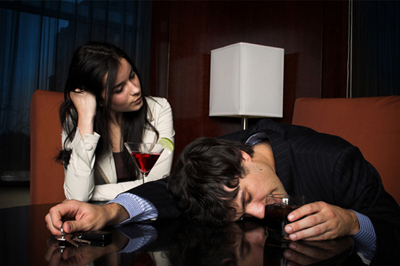 Почему женщины влюбляются в недоступных мужчин?